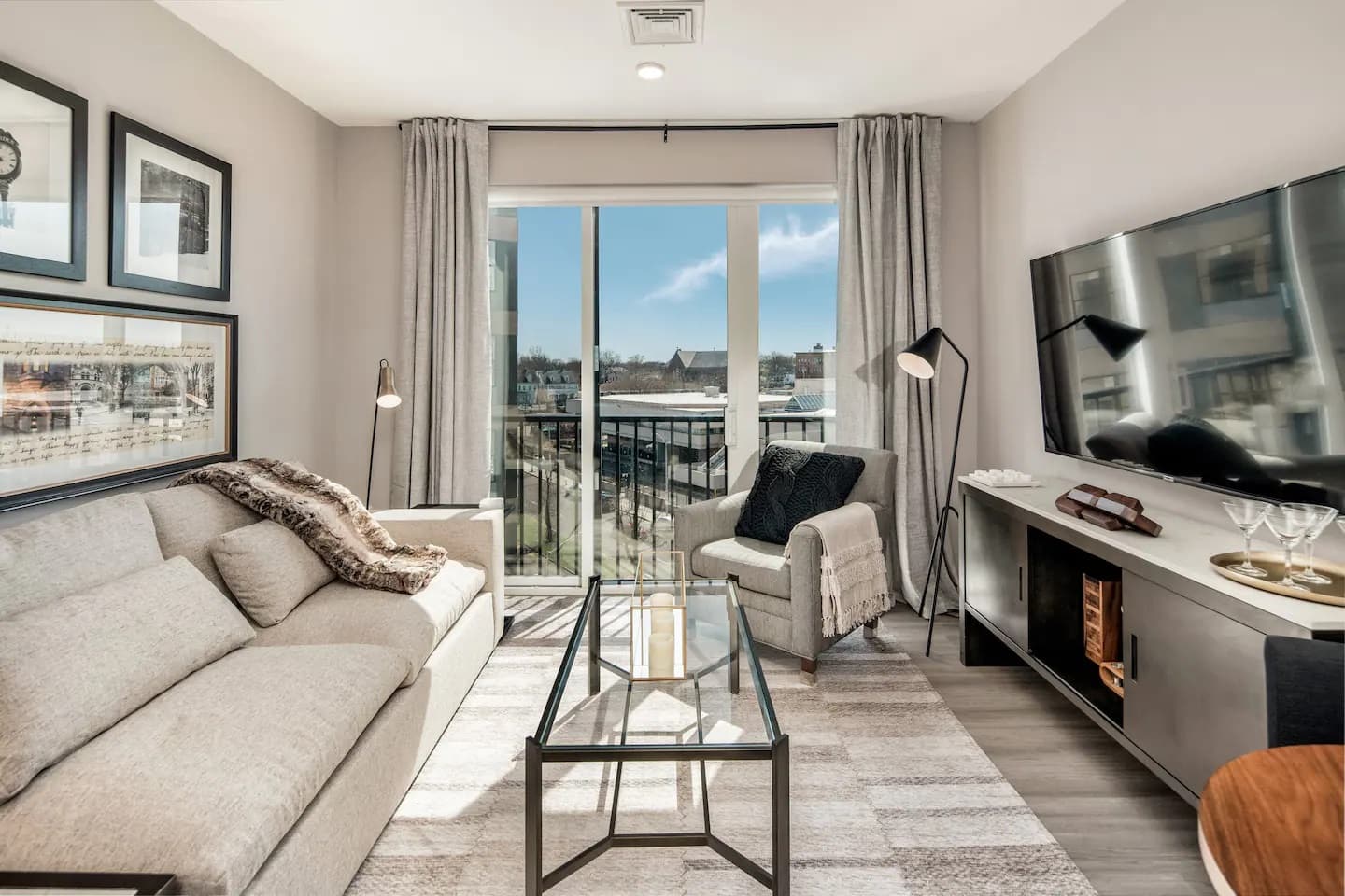 New Haven Pierpont 1BR / 1BA + Den photo 2