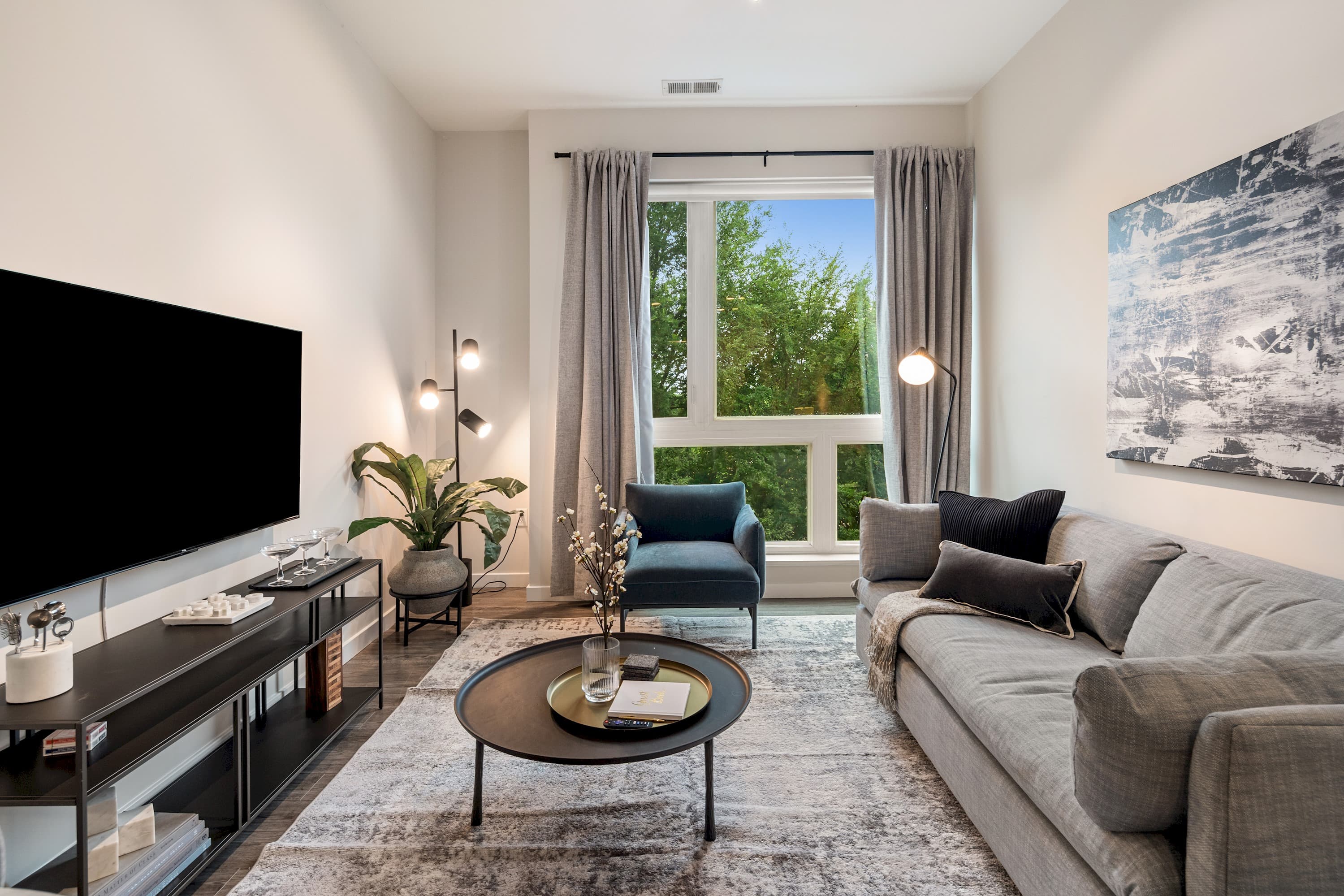 New Haven City Crossing 2BR / 2BA photo 1