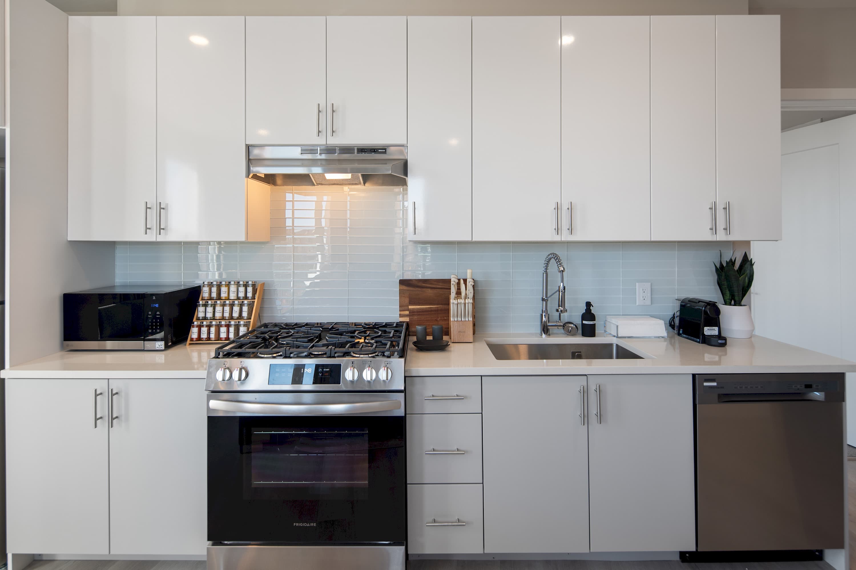 New Haven The Mason 3BR + 2BA photo 3