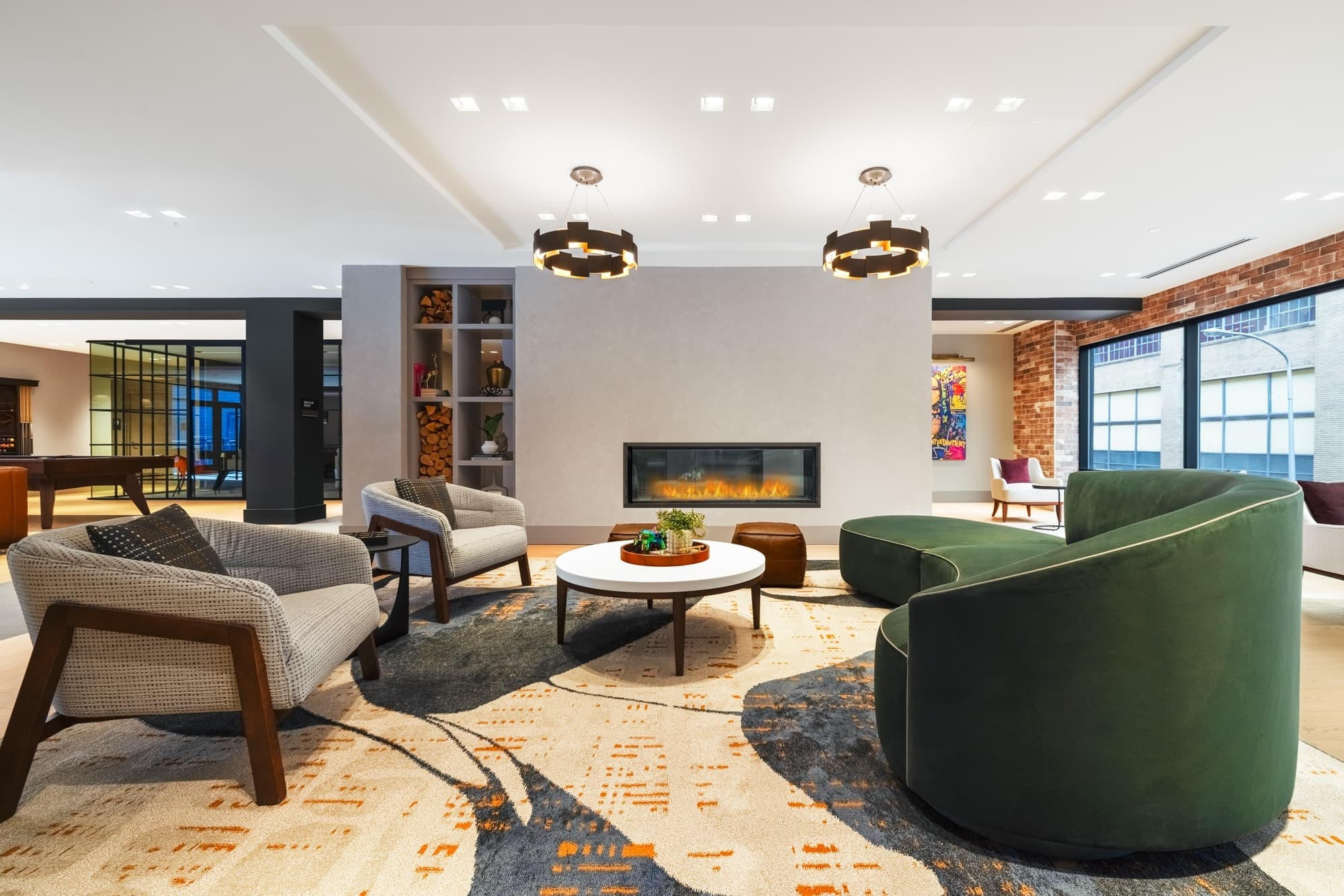 Designer Luxury in Center City photo 4