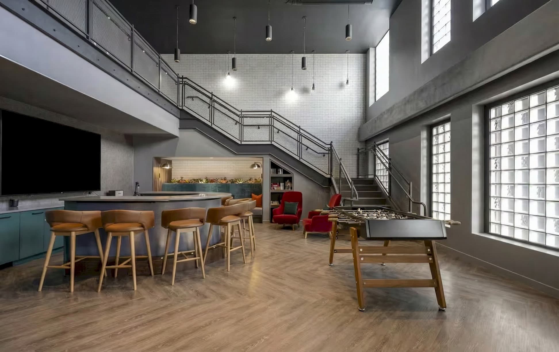 Stylish 1BR in Assembly Square | Pool, Gym & Views photo 5