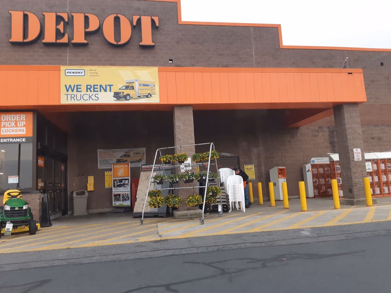 Discover Unbeatable Bargains and Memorable Shopping at Bethlehem Square in Bethlehem, PA from Hyatus