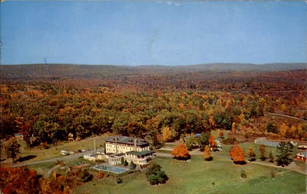 Top Three Poconos Nature Lodges and Vacation Homes article image
